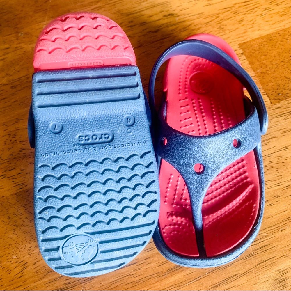 Crocs • Flip-Flops - Picture 2 of 3
